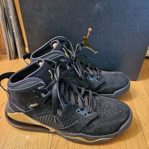 Air Jordan Mars 270 Men's Black/Gold Athletic Sneakers CD7070-007 Sz 9